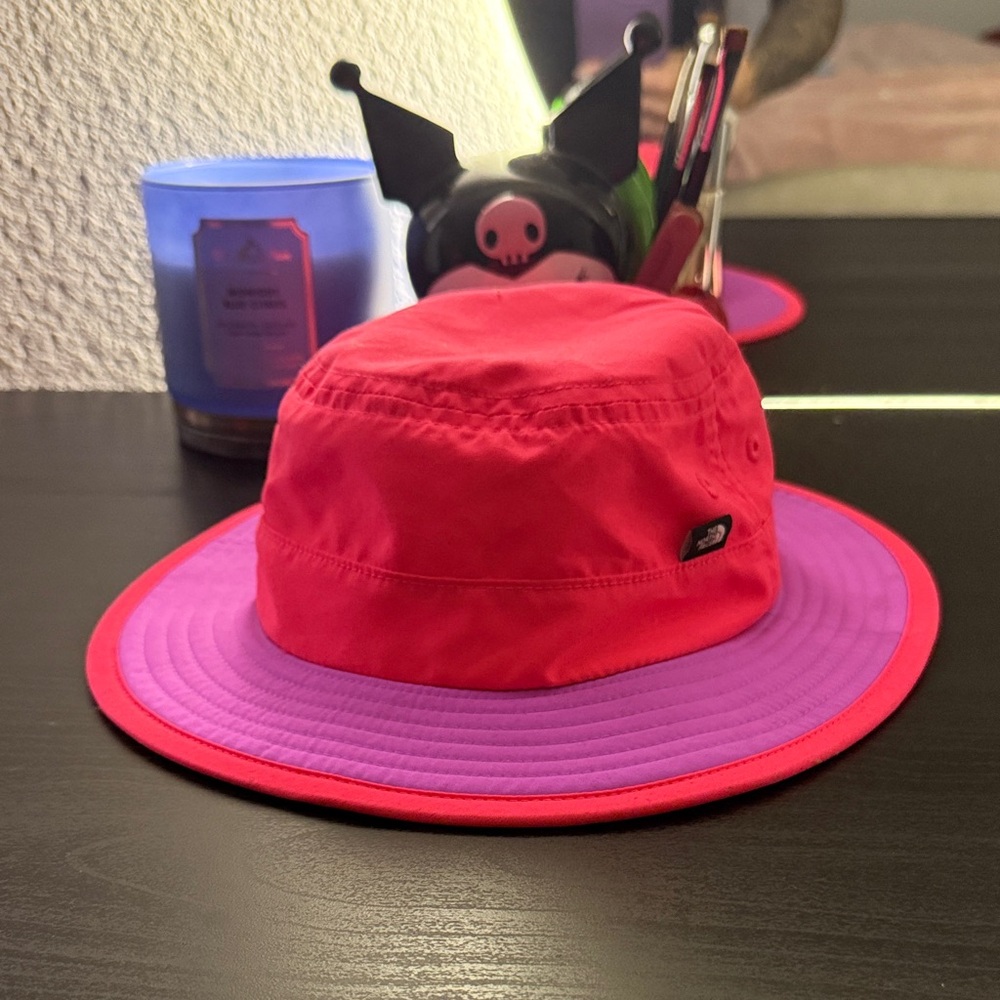 North Face Kids' Two-Tone Bucket Hat - Red and Purple
